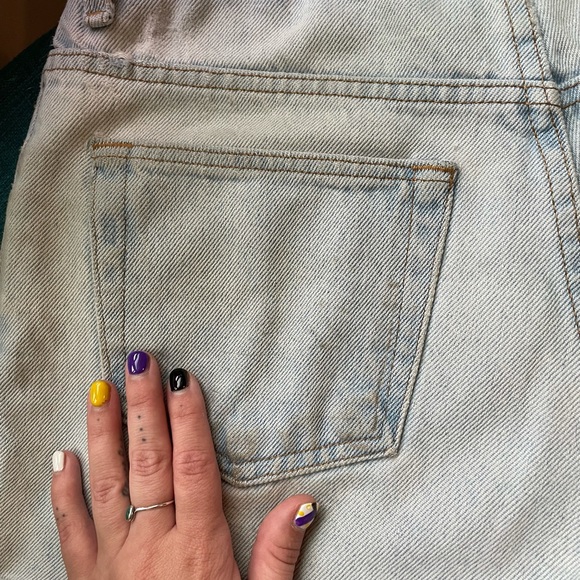 Perfectly Distressed Denim Shorts - Picture 5 of 9